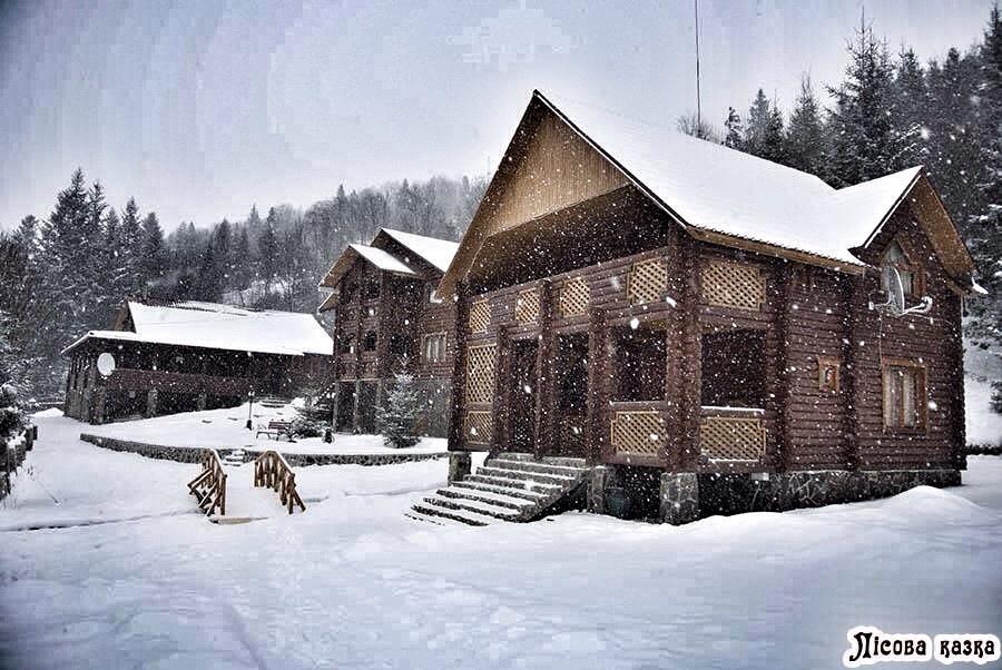 Lisova Kazka Hotel Zhdeniievo Exterior photo