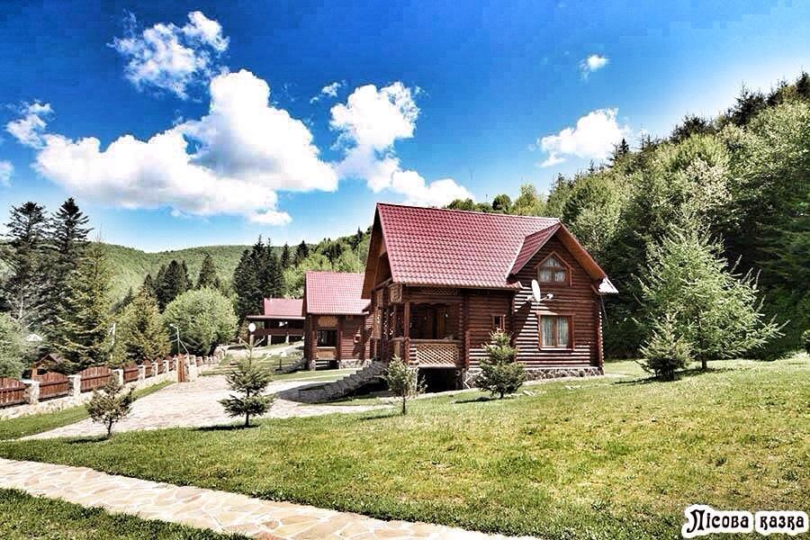 Lisova Kazka Hotel Zhdeniievo Exterior photo
